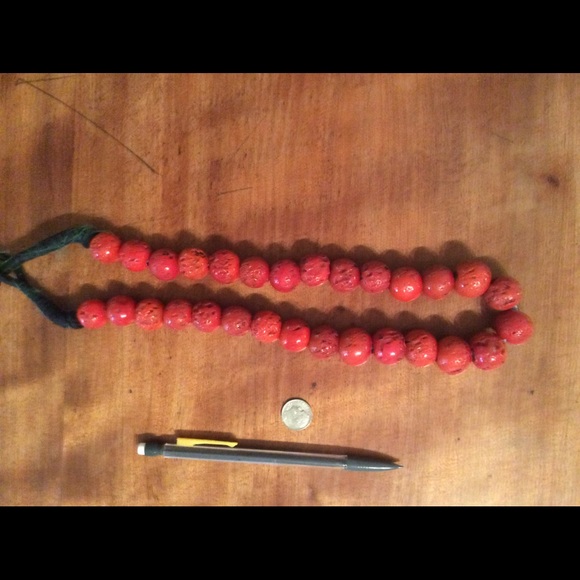 Gorgeous red coral necklace - Picture 2 of 2